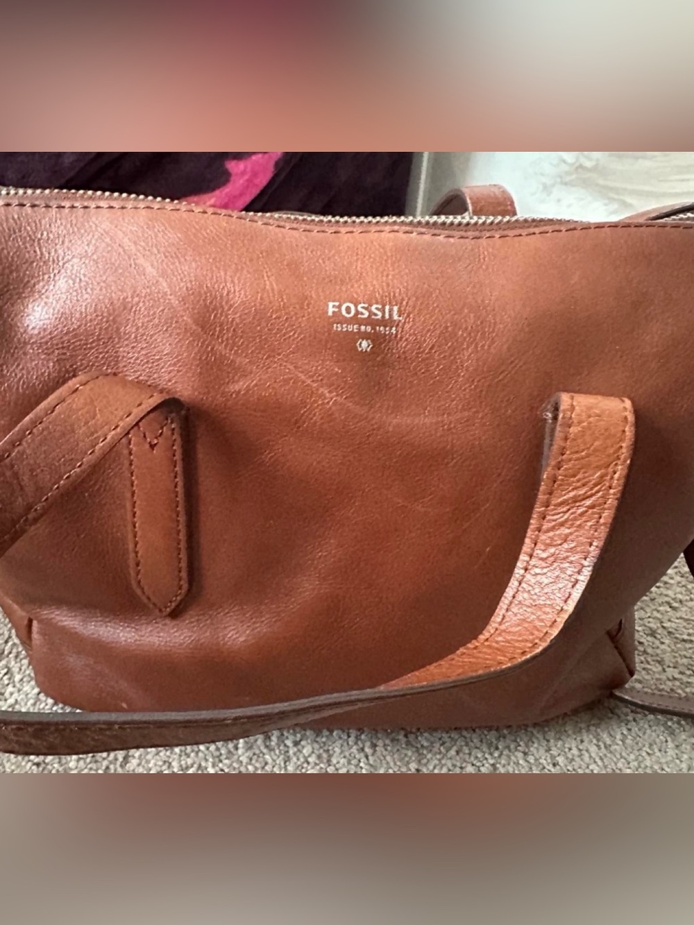 Fossil cognac leather bag- adjustable strap
